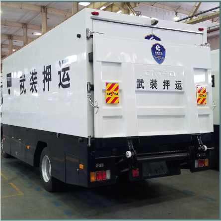 懸臂鋼制尾板 (1).png